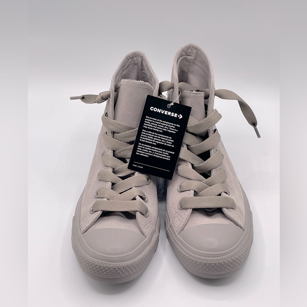NWT Suede Mercury Grey Converse with a hint of lilac. Never worn. Pretty Dope🔥